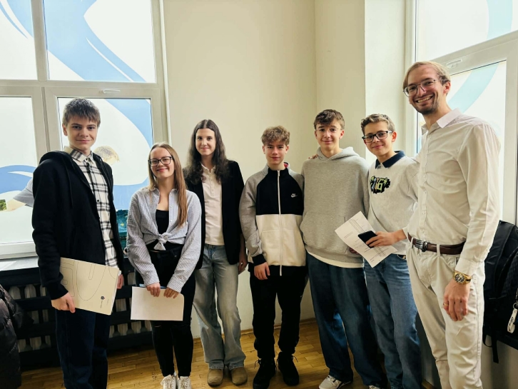 24.11 WYJCIE KLAS 7C I 7A DO TEATRU