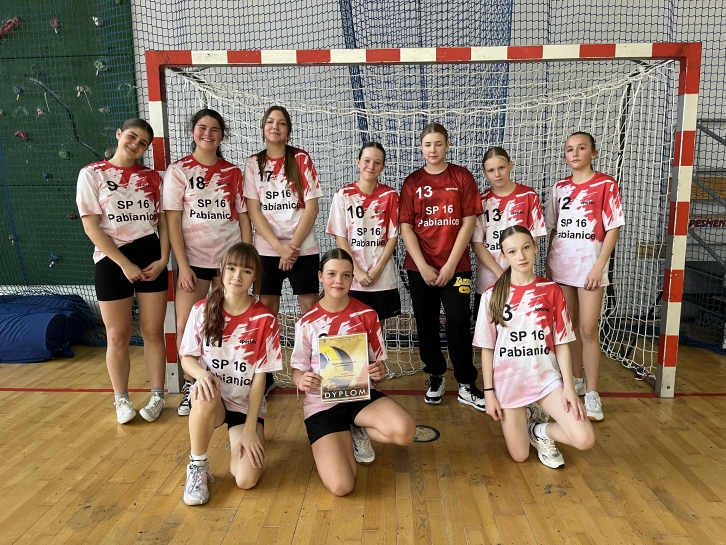 POWIATOWE IGRZYSKA MODZIEY SZKOLNEJ W PICE RCZNEJ 