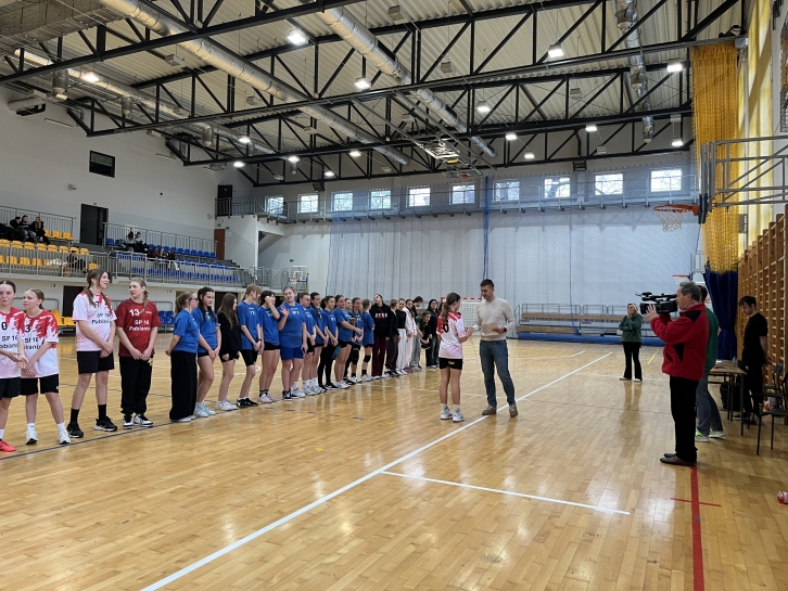 POWIATOWE IGRZYSKA MODZIEY SZKOLNEJ W PICE RCZNEJ 