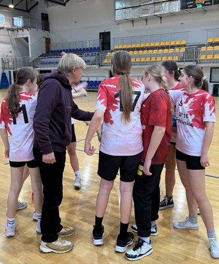 POWIATOWE IGRZYSKA MODZIEY SZKOLNEJ W PICE RCZNEJ 