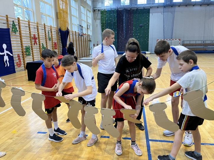 FESTYN  SPORTOWY „INTEGRACJA  ZACZYNA  SI�  W  SERCU”