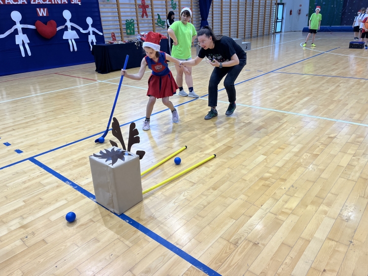 FESTYN  SPORTOWY „INTEGRACJA  ZACZYNA  SI�  W  SERCU”