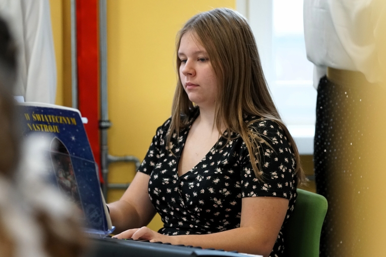 MIEJSKO - POWIATOWA WIGILIA O�WIATOWA 