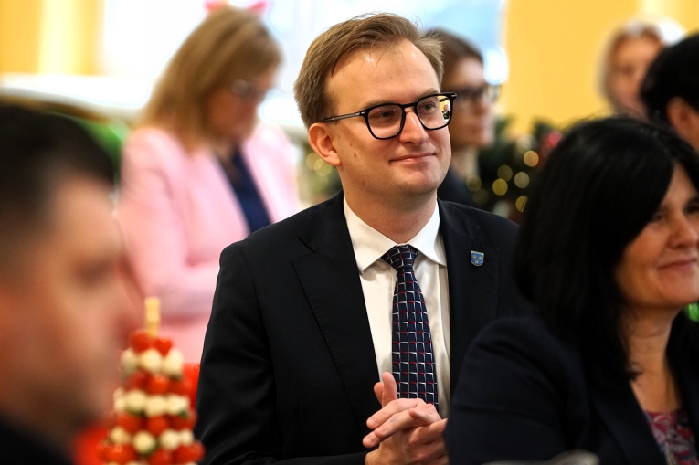 MIEJSKO - POWIATOWA WIGILIA O�WIATOWA 