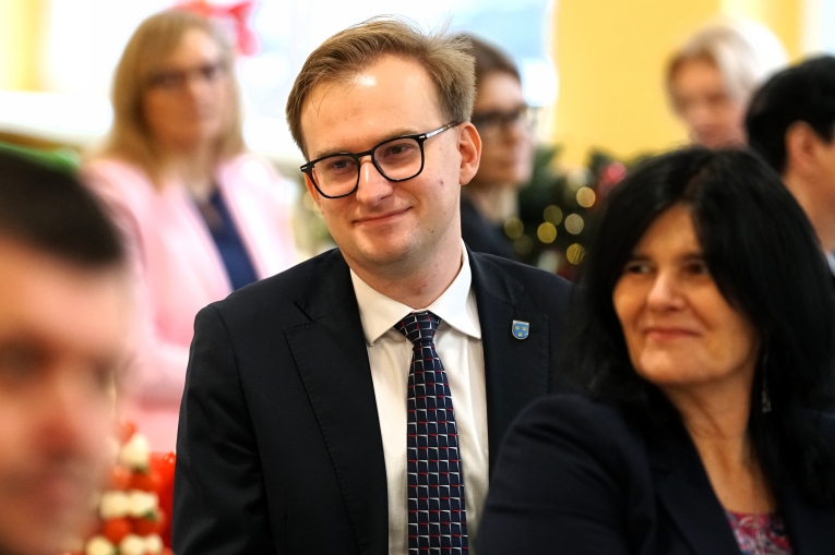 MIEJSKO - POWIATOWA WIGILIA O�WIATOWA 