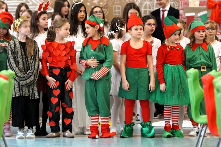 MIEJSKO - POWIATOWA WIGILIA O�WIATOWA 