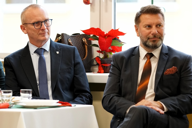 MIEJSKO - POWIATOWA WIGILIA O�WIATOWA 