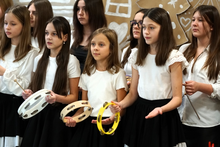 MIEJSKO - POWIATOWA WIGILIA O�WIATOWA 