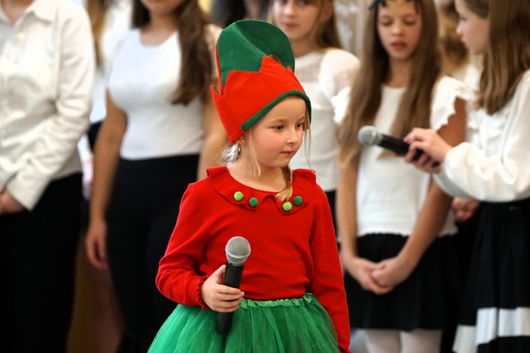 MIEJSKO - POWIATOWA WIGILIA O�WIATOWA 