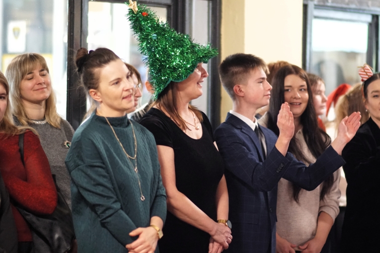 SZKOLNE KOL�DOWANIE