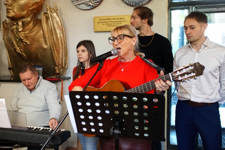 SZKOLNE KOL�DOWANIE