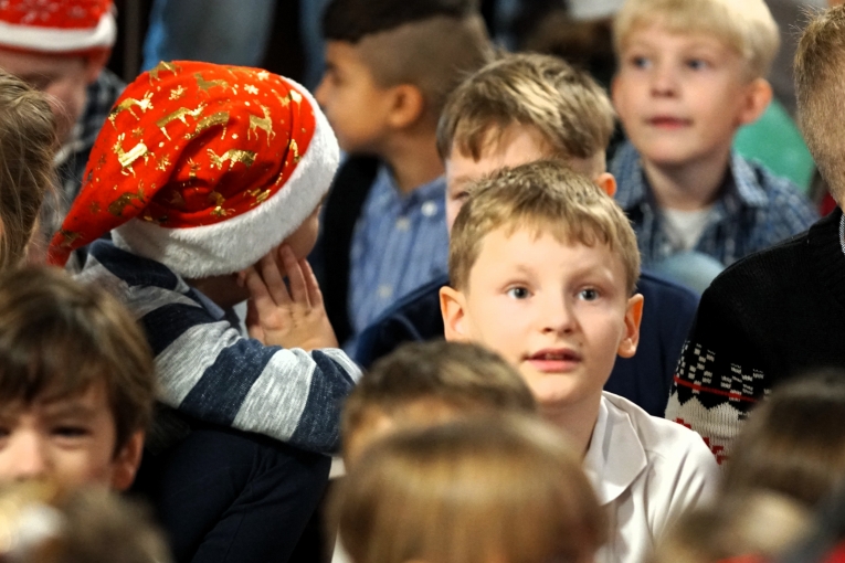 SZKOLNE KOL�DOWANIE