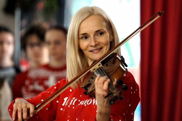 SZKOLNE KOL�DOWANIE