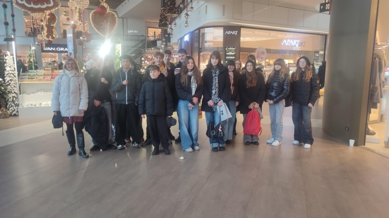 WYCIECZKA NA KR�GLE&nbsp;