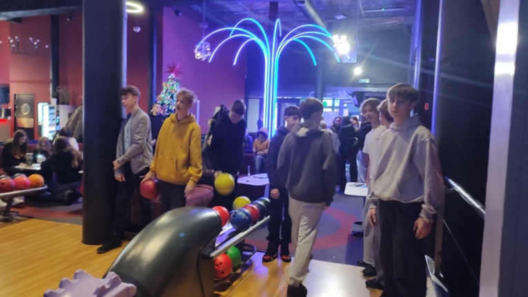 WYCIECZKA NA KR�GLE&nbsp;