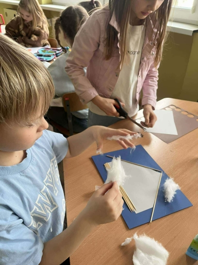 POMAGAMY ZWIERZ�TOM PRZETRWA� ZIM�