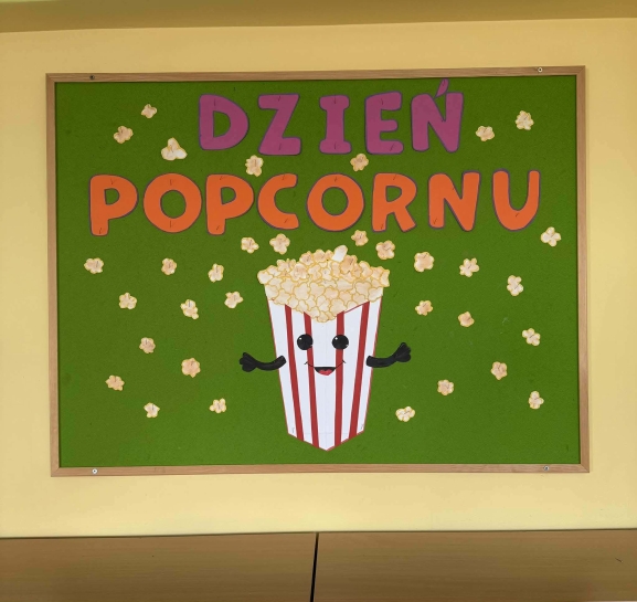 DZIE� POPCORNU W �WIETLICY