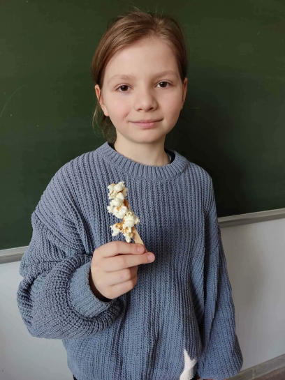 DZIE� POPCORNU W �WIETLICY