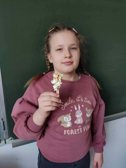 DZIE� POPCORNU W �WIETLICY