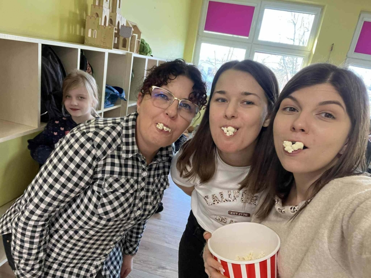 DZIE� POPCORNU W �WIETLICY