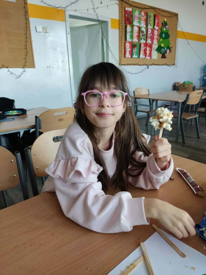 DZIE� POPCORNU W �WIETLICY