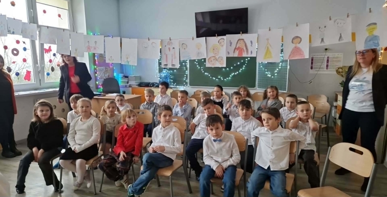 PRZEDSTAWIENIE Z OKAZJI DNIA BABCI I DZIADKA&nbsp;