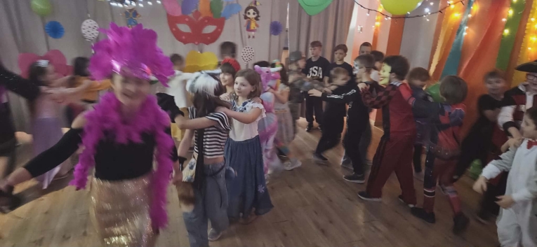 KARNAWA�OWY TYDZIE� W �WIETLICY