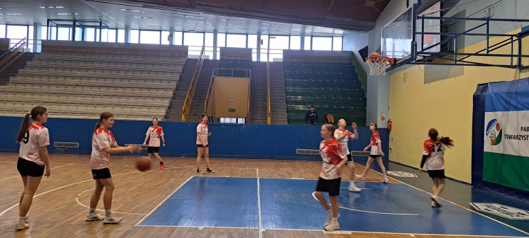 IGRZYSKA M�ODZIE�Y SZKOLNEJ W KOSZYK�WCE&nbsp;
