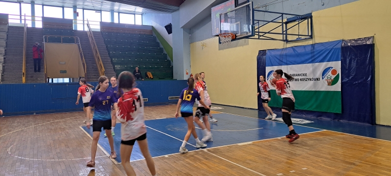 IGRZYSKA M�ODZIE�Y SZKOLNEJ W KOSZYK�WCE&nbsp;