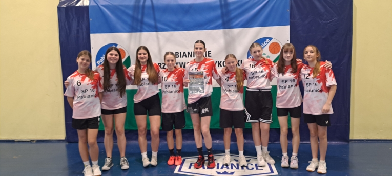 IGRZYSKA M�ODZIE�Y SZKOLNEJ W KOSZYK�WCE&nbsp;