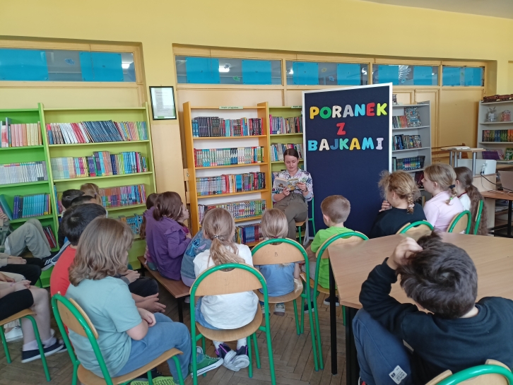 „PORANEK Z BAJKAMI”