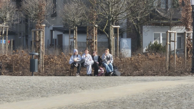 DZIE� KOBIET W KLASKIE 7D