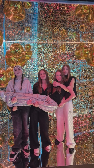 DZIE� KOBIET W KLASKIE 7D