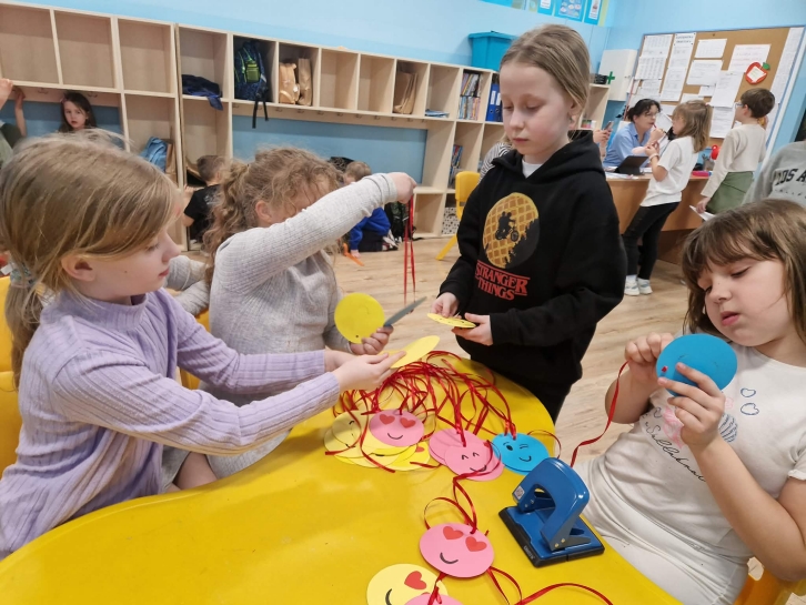 DZIE� KOBIET I DZIE� TA�CA 