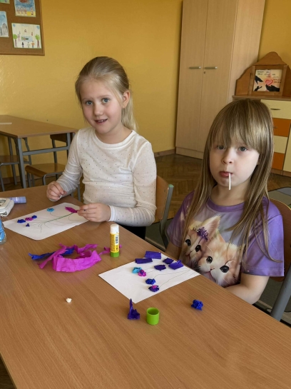 DZIE� KOBIET I DZIE� TA�CA 