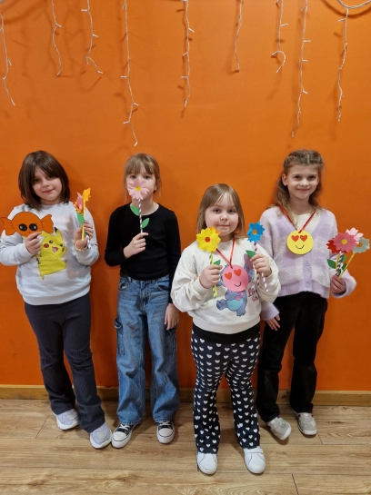 DZIE� KOBIET I DZIE� TA�CA 