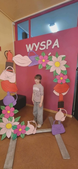 DZIE� KOBIET I DZIE� TA�CA 