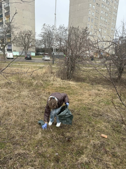 DZIE� SPRZ�TANIA �WIATA