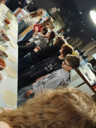 WYJ�CIE NA WARSZTATY KULINARNE Z ROBIENIA PIZZY