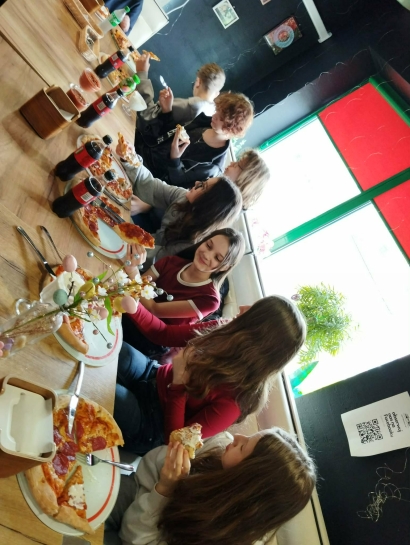 WYJ�CIE NA WARSZTATY KULINARNE Z ROBIENIA PIZZY