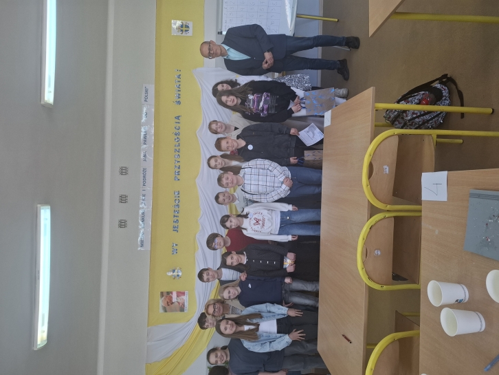 KONKURS „�YCIE I PODRӯE JPII DO POLSKI”