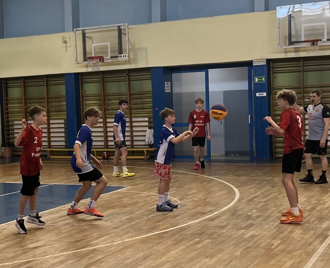 SREBRNY PӣFINA� WOJEW�DZKI W KOSZYK�WCE 3x3 CH�OPC�W
