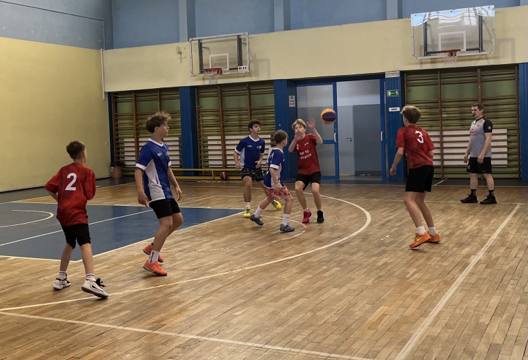 SREBRNY PӣFINA� WOJEW�DZKI W KOSZYK�WCE 3x3 CH�OPC�W