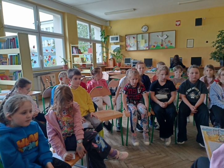 MI�DZYNARODOWY DZIE� KSI��KI DLA DZIECI