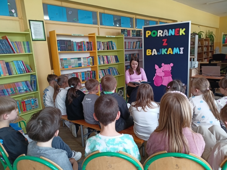 „PORANEK Z BAJKAMI”