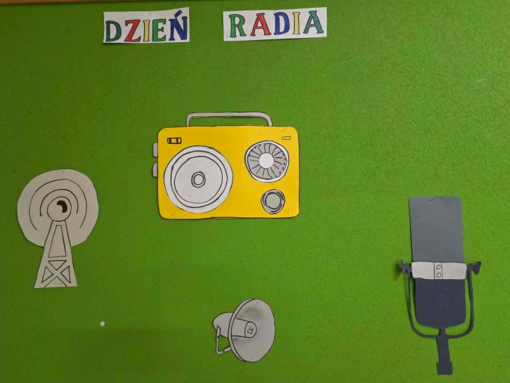 KALENDARZ �WI�T NIETYPOWYCH - KWIECIE�!