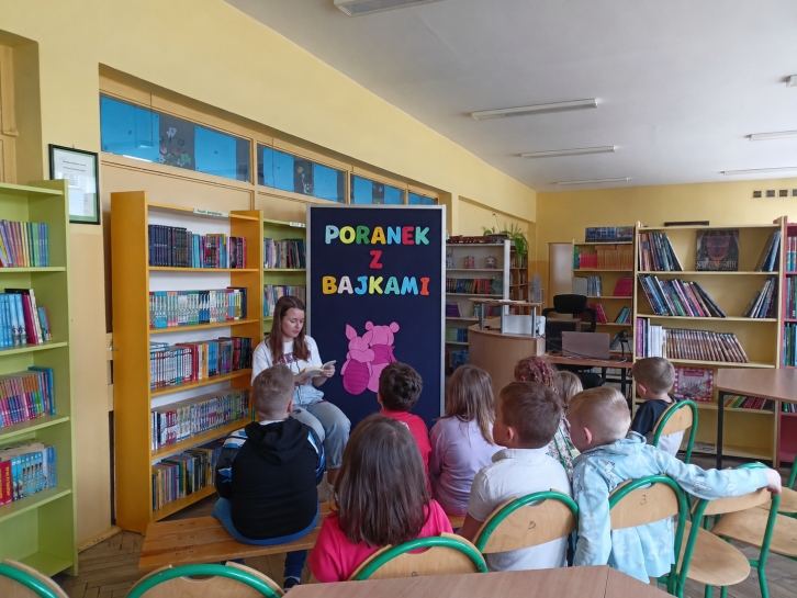 PORANEK Z BAJKAMI