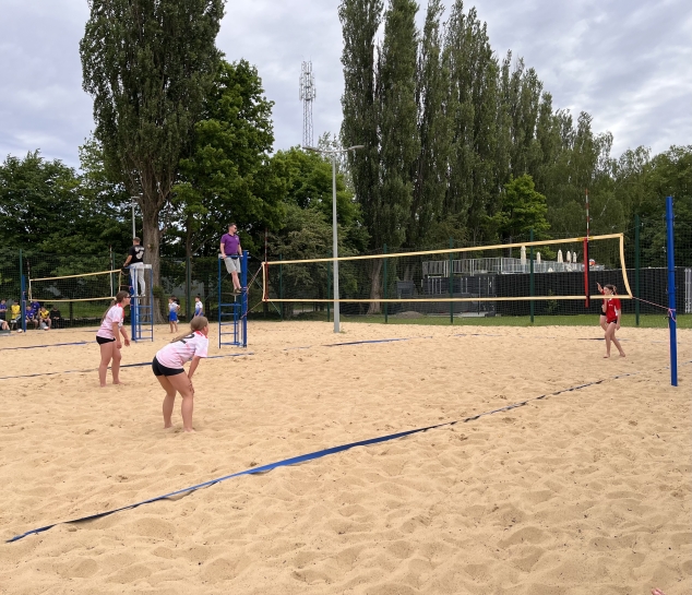 ZAWODY W IGRZYSKA M�ODZIE�Y SZKOLNEJ W SIATK�WCE PLA�OWEJ