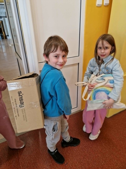  DZIE� BEZ PLECAKA