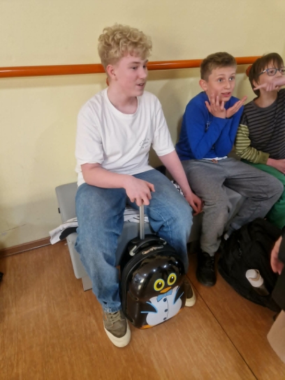  DZIE� BEZ PLECAKA